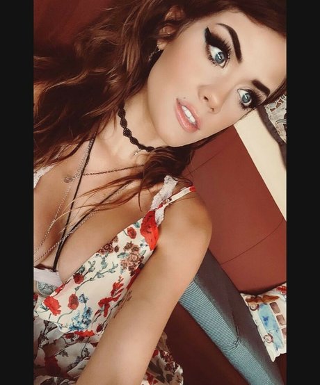 Foto desnuda filtrada de OnlyFans de Hexgrlfrnd