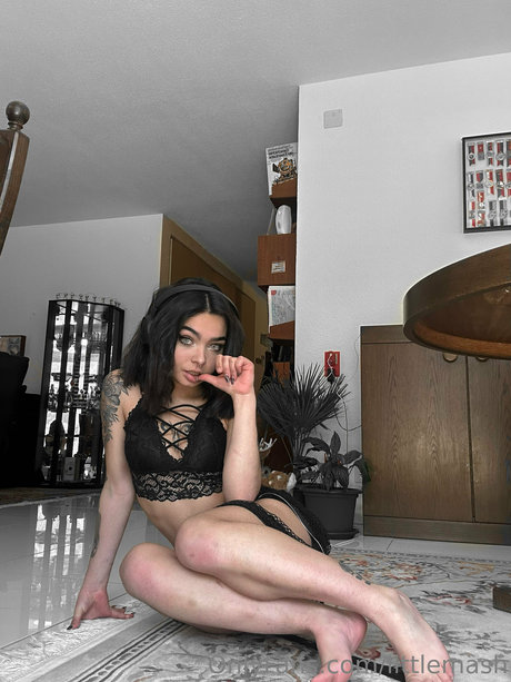 Foto desnuda filtrada de OnlyFans de Littlemash Masha Beffa