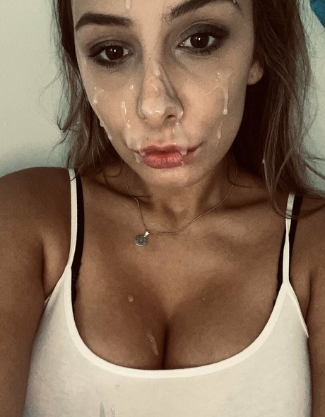 Mariah Leonne