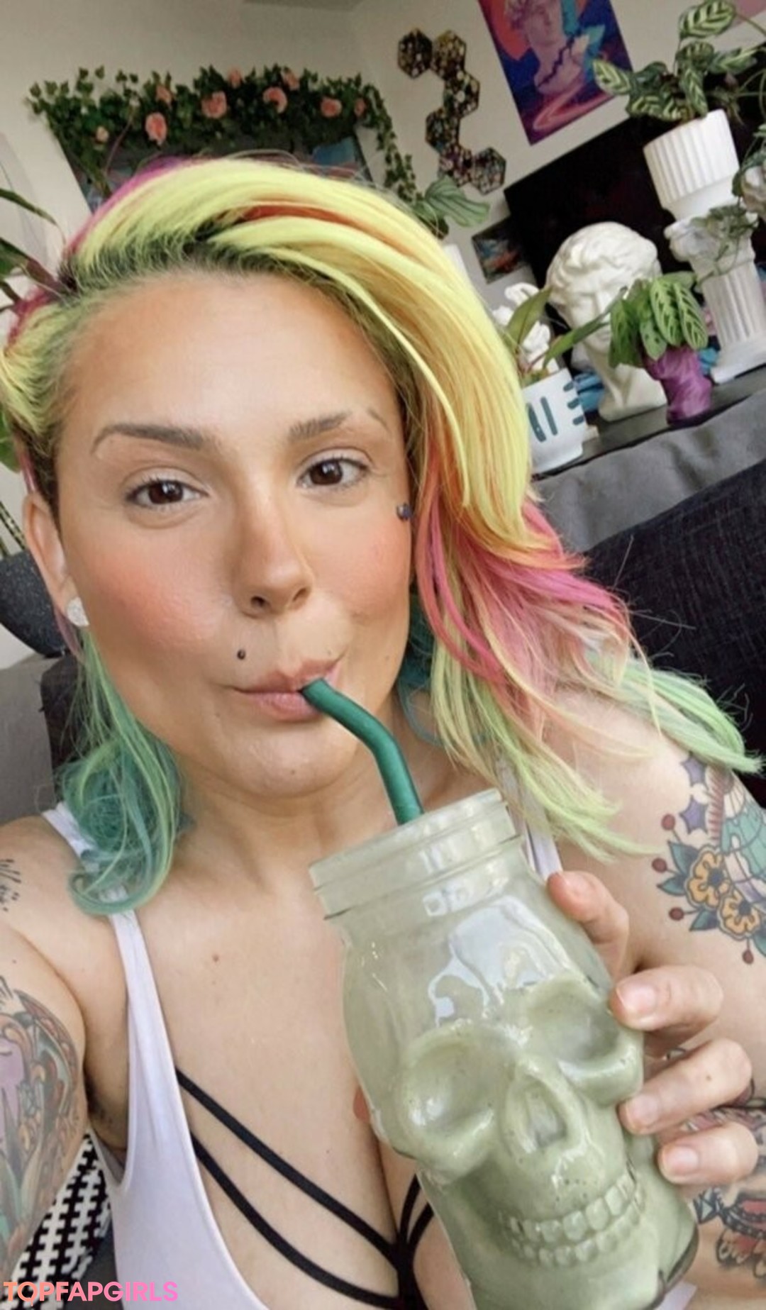 Foto desnuda filtrada de OnlyFans de Zombiunicorn #43 Foto desnuda filtrada de OnlyFans de Zombiunicorn #43
