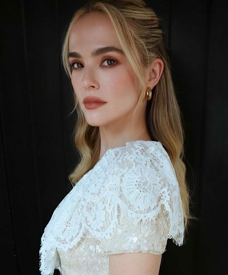 Zoey Deutch