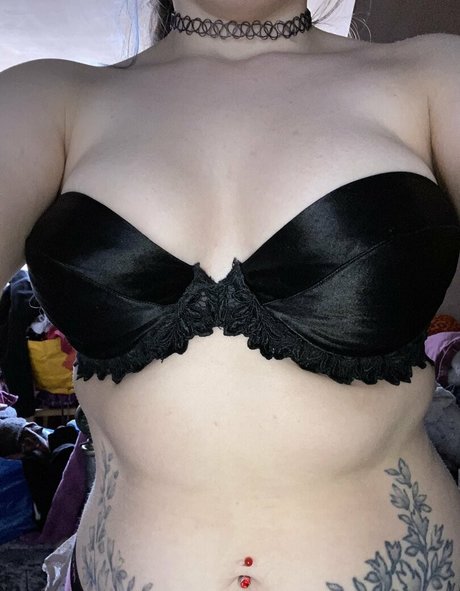 Foto desnuda filtrada de OnlyFans de Zombieciz