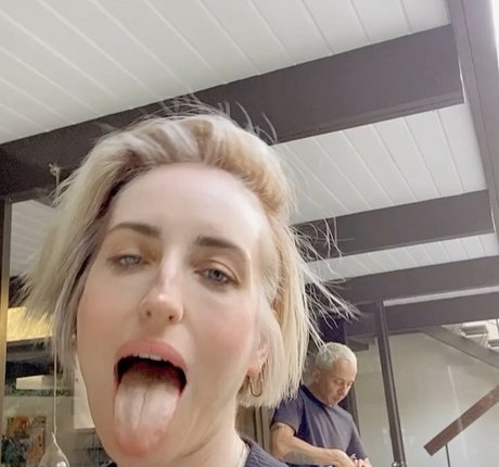 Foto desnuda filtrada de OnlyFans de Zoe Lister Jones
