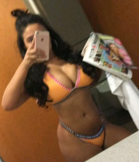Foto desnuda filtrada de OnlyFans de Zoe Leanne Cooper