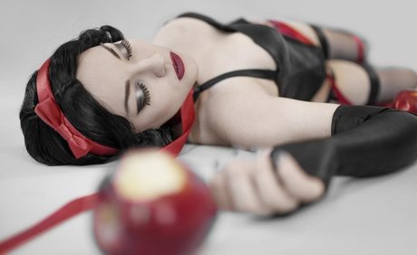 Zoe Volf Cosplay