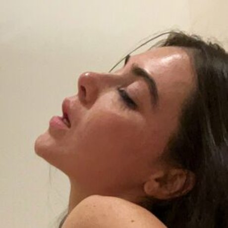 Foto desnuda filtrada de OnlyFans de Zoe Roe
