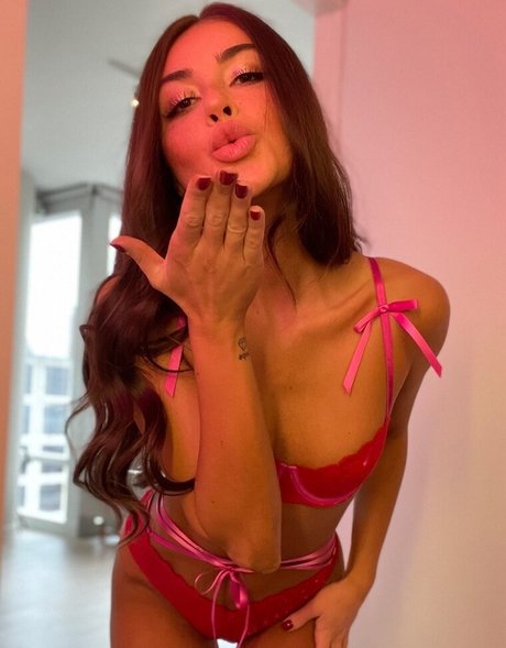 Foto desnuda filtrada de OnlyFans de Zoe Roe