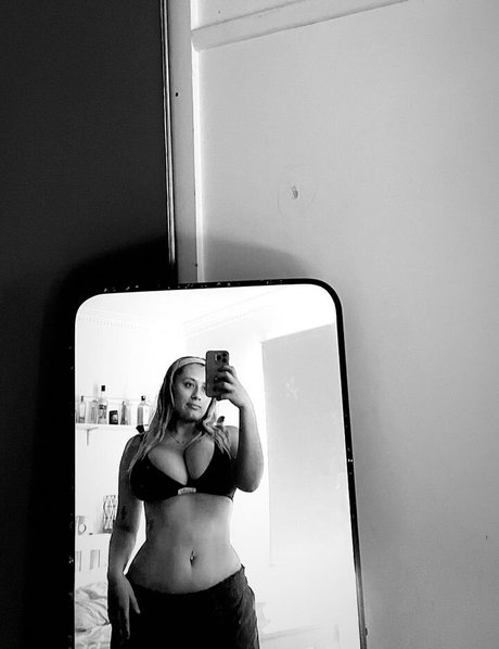 Zoe H