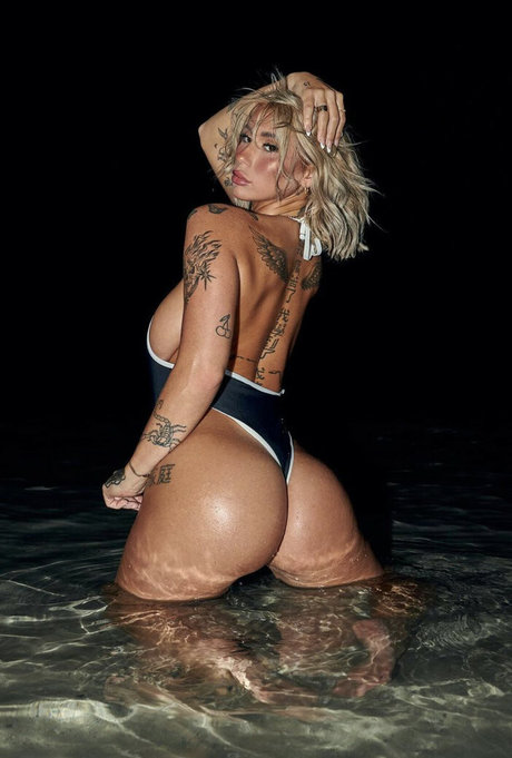 Zoe Consagra