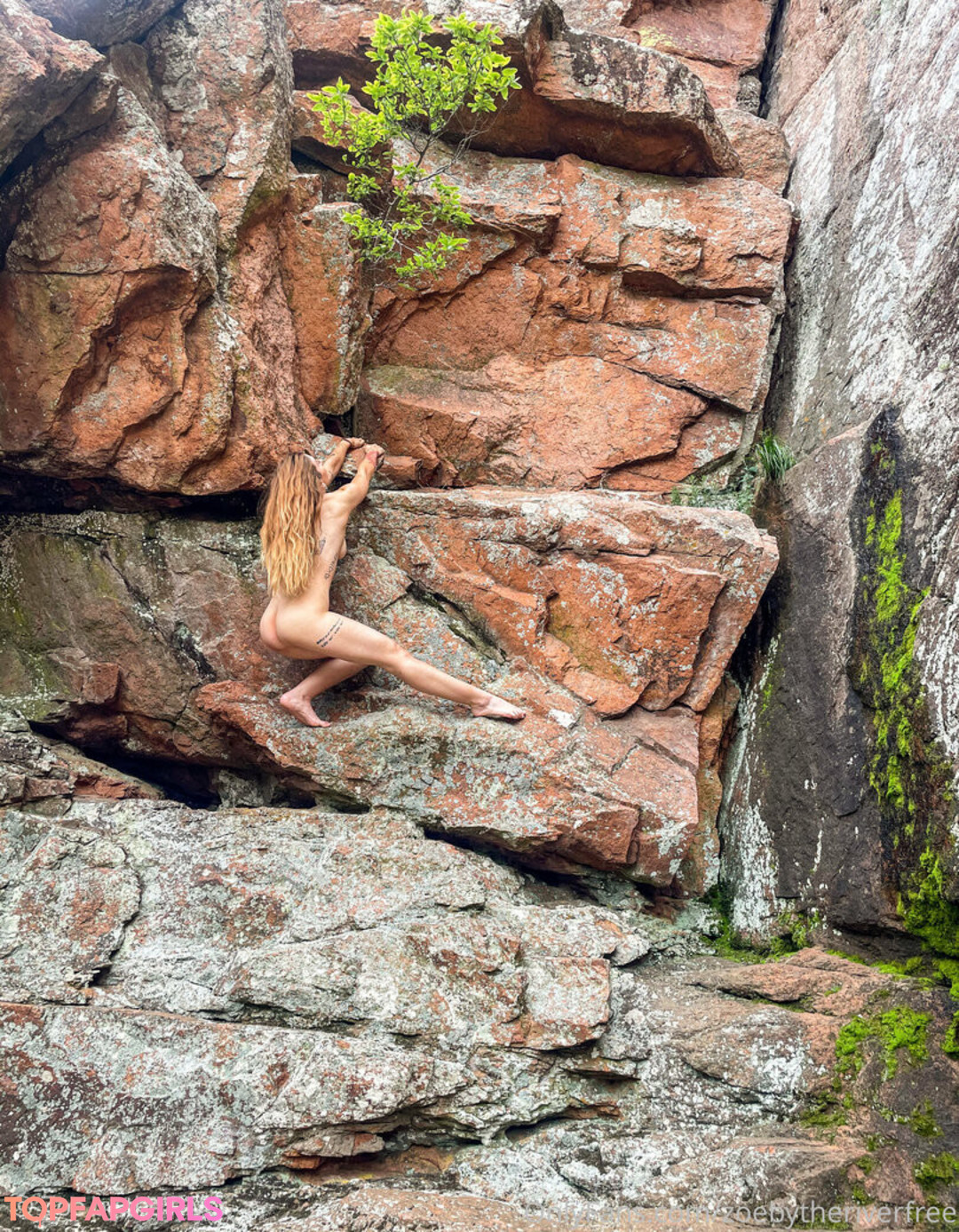 Foto desnuda filtrada de OnlyFans de Zoebytheriverfree #101 Foto desnuda filtrada de OnlyFans de Zoebytheriverfree #101