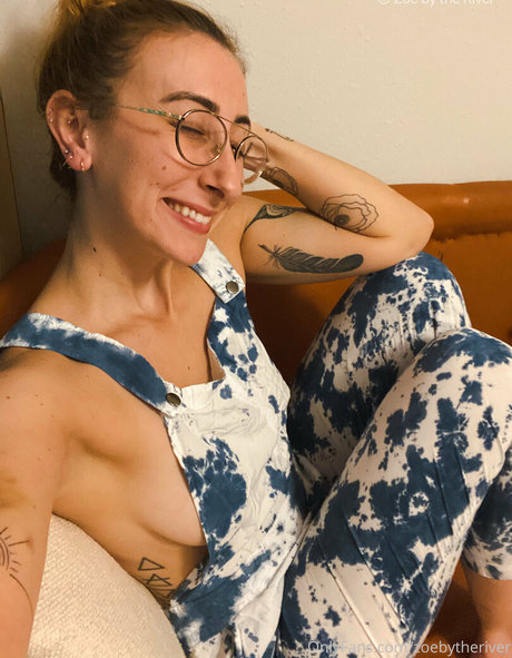 Zoebytheriverfree