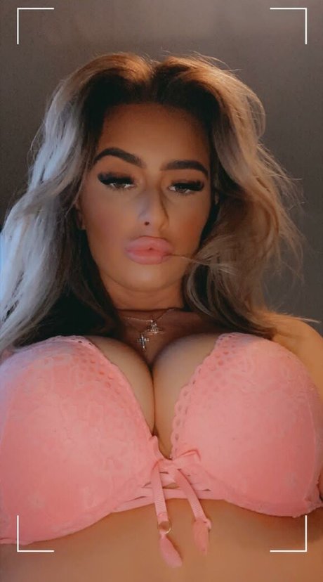 Foto desnuda filtrada de OnlyFans de Chloe Allen