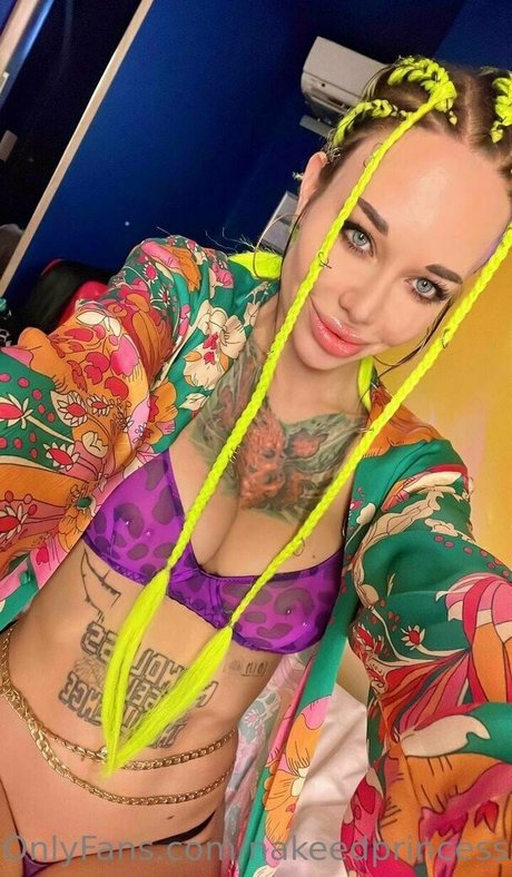 Nakeedprincesss