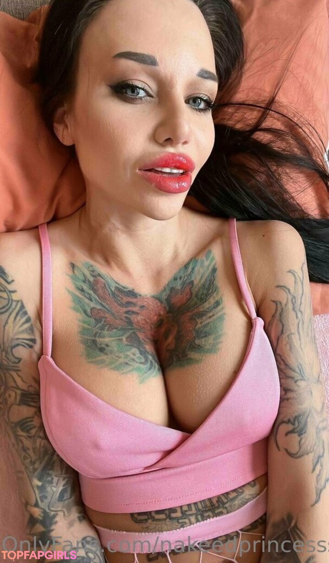 Foto desnuda filtrada de OnlyFans de Nakeedprincesss #50 Foto desnuda filtrada de OnlyFans de Nakeedprincesss #50
