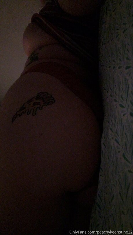 Foto desnuda filtrada de OnlyFans de Peachykeenstine22