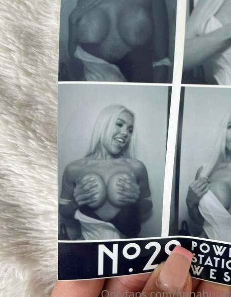 Foto desnuda filtrada de OnlyFans de Annahuntt