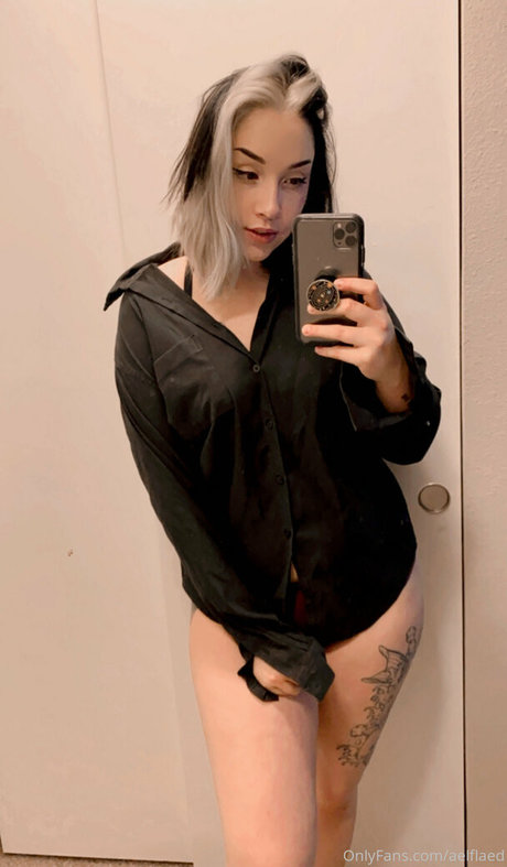 Foto desnuda filtrada de OnlyFans de Aelflaed