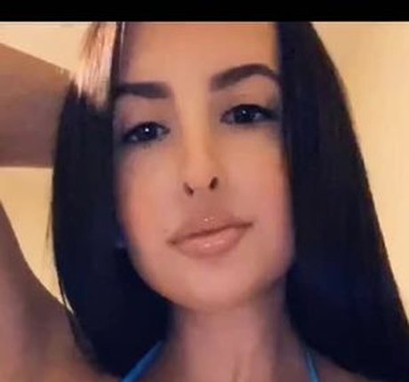 Foto desnuda filtrada de OnlyFans de Abbyvouz