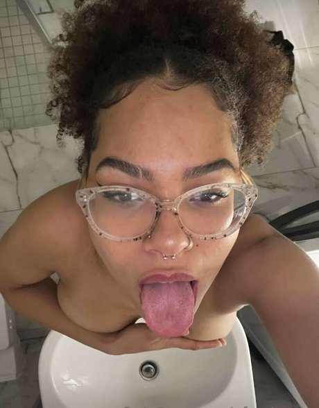 Foto desnuda filtrada de OnlyFans de Afroshawty