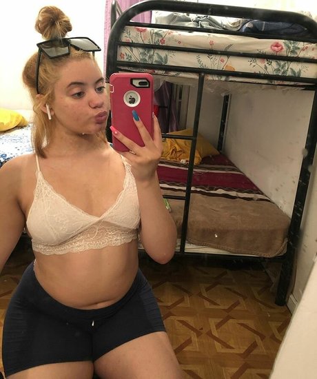 Foto desnuda filtrada de OnlyFans de Sesy Dadoll