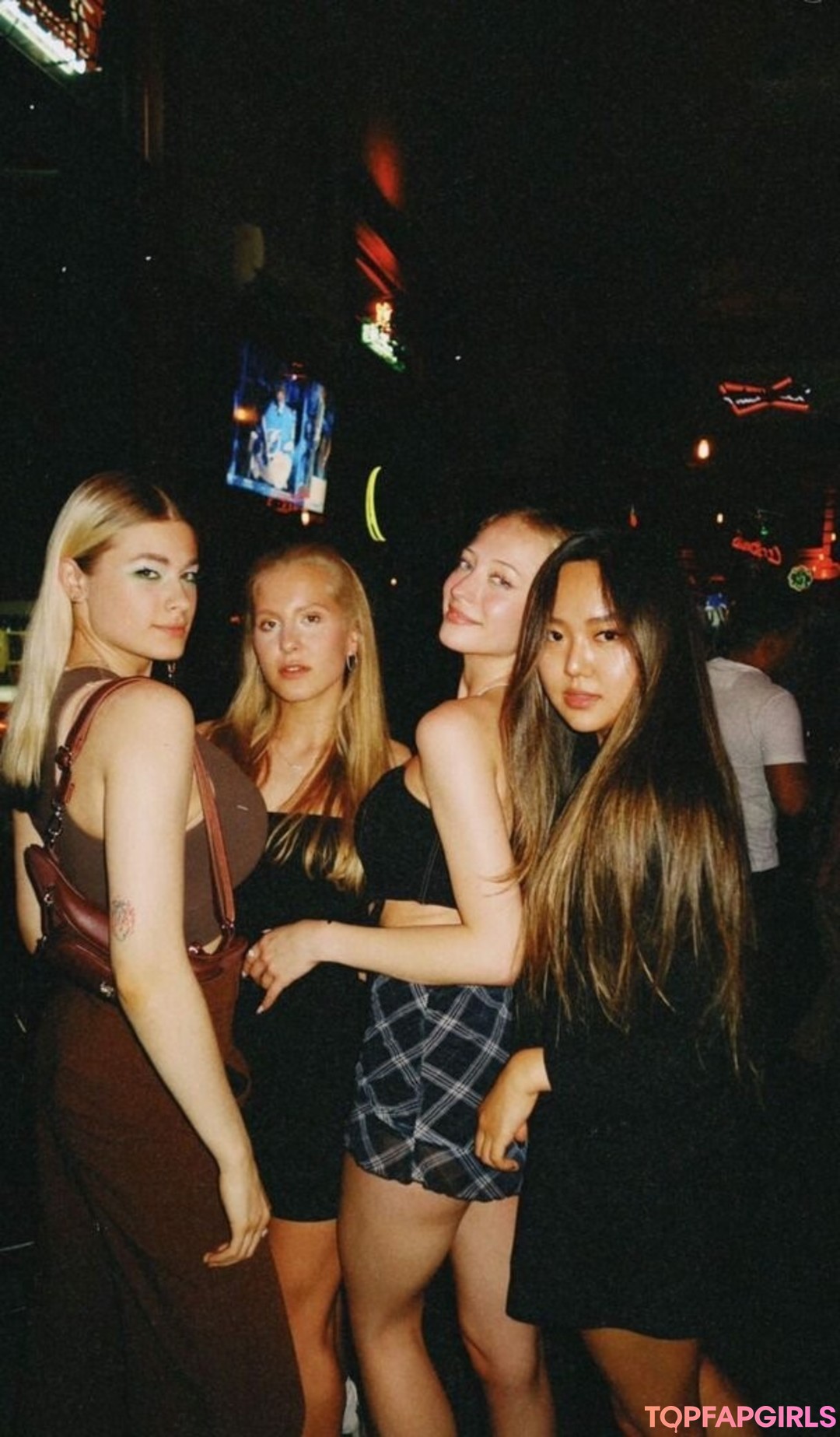 Foto desnuda filtrada de OnlyFans de Sophia Diamond #350 Foto desnuda filtrada de OnlyFans de Sophia Diamond #350