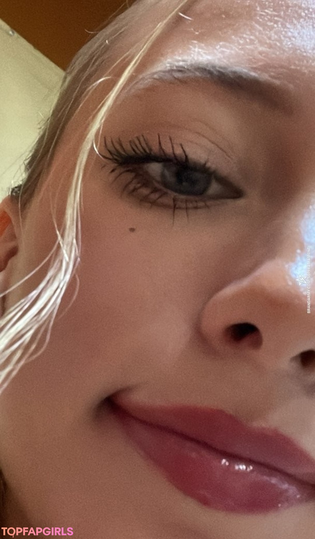 Foto desnuda filtrada de OnlyFans de Sophia Diamond #36 Foto desnuda filtrada de OnlyFans de Sophia Diamond #36