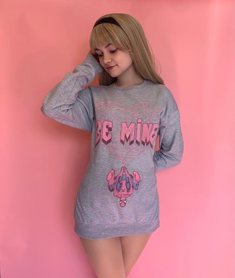 Foto desnuda filtrada de OnlyFans de Mina Kess