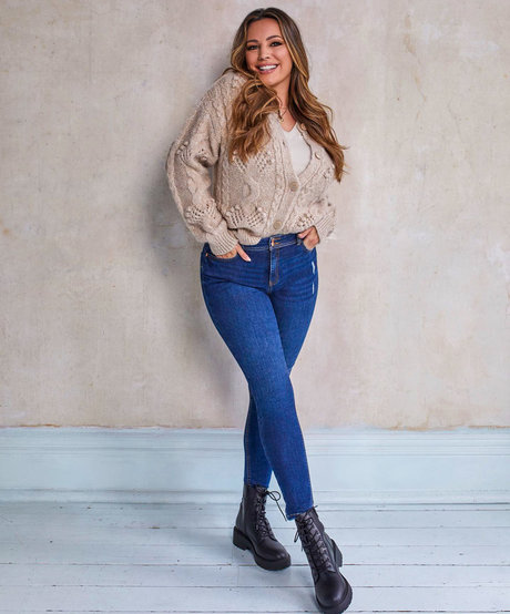 Kelly Brook