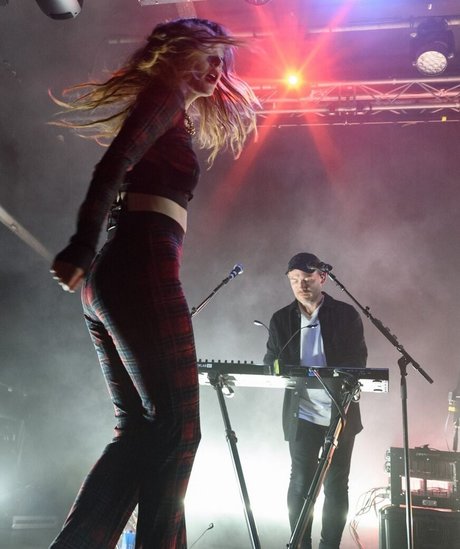Lauren Mayberry