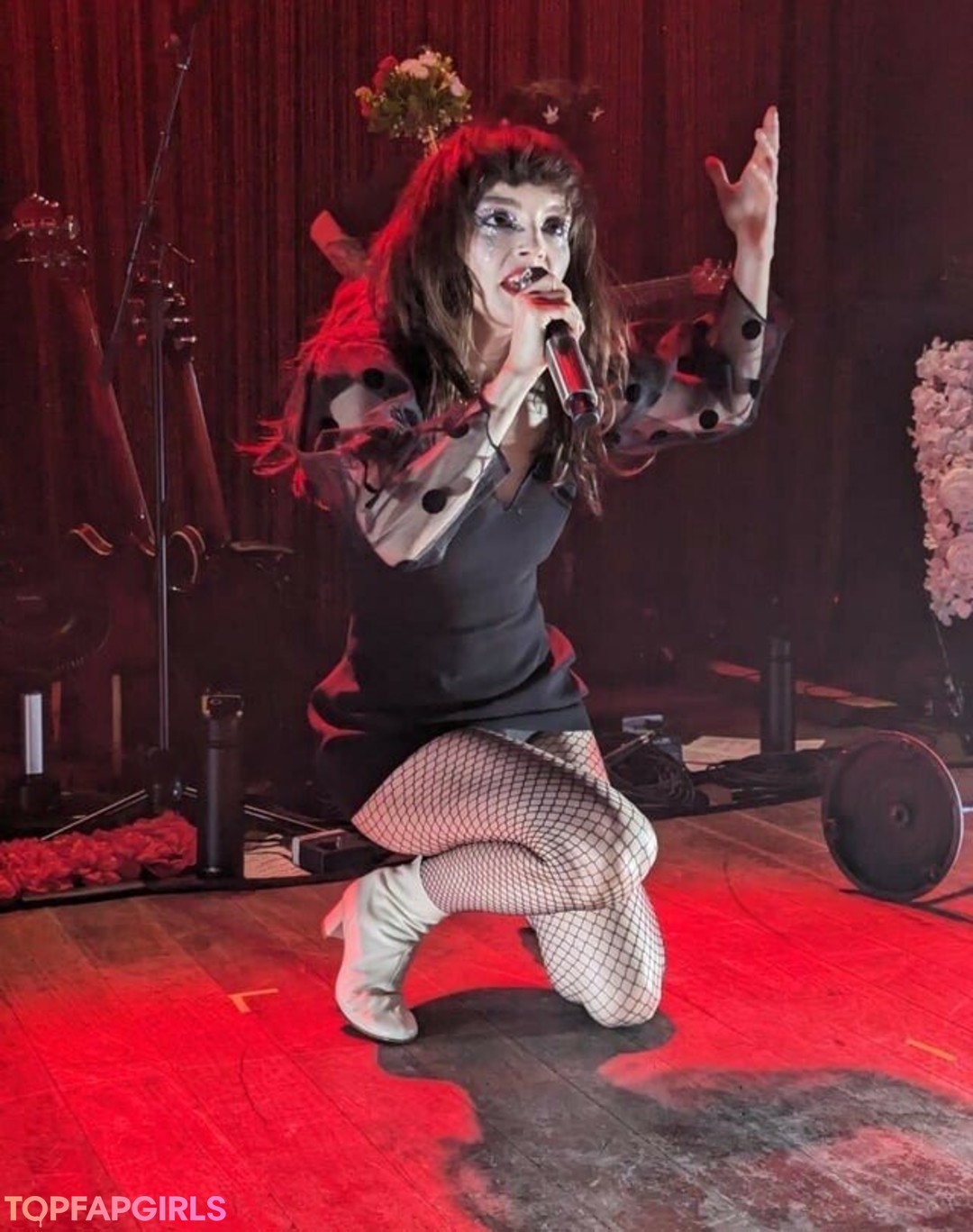 Foto desnuda filtrada de OnlyFans de Lauren Mayberry #356 Foto desnuda filtrada de OnlyFans de Lauren Mayberry #356