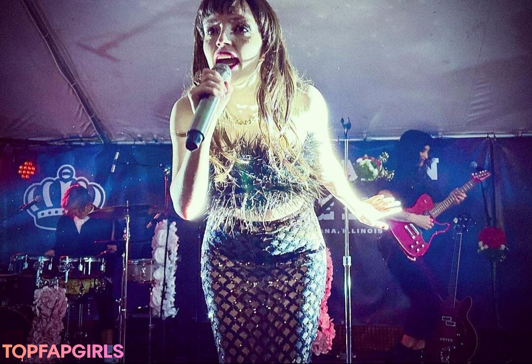 Foto desnuda filtrada de OnlyFans de Lauren Mayberry #368 Foto desnuda filtrada de OnlyFans de Lauren Mayberry #368