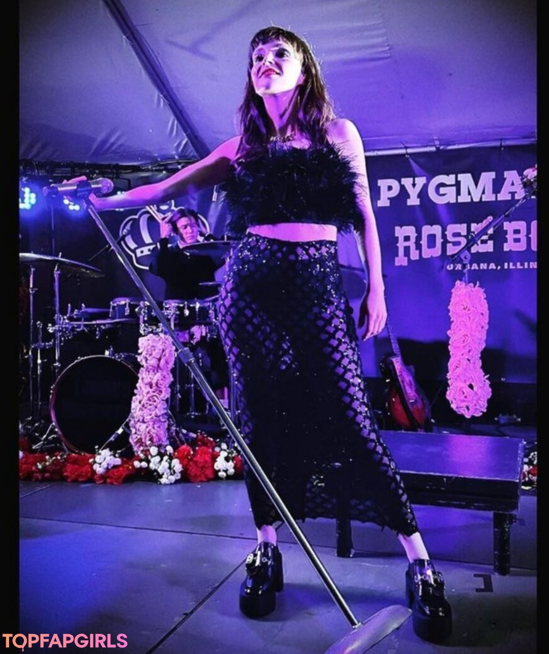 Foto desnuda filtrada de OnlyFans de Lauren Mayberry #369 Foto desnuda filtrada de OnlyFans de Lauren Mayberry #369