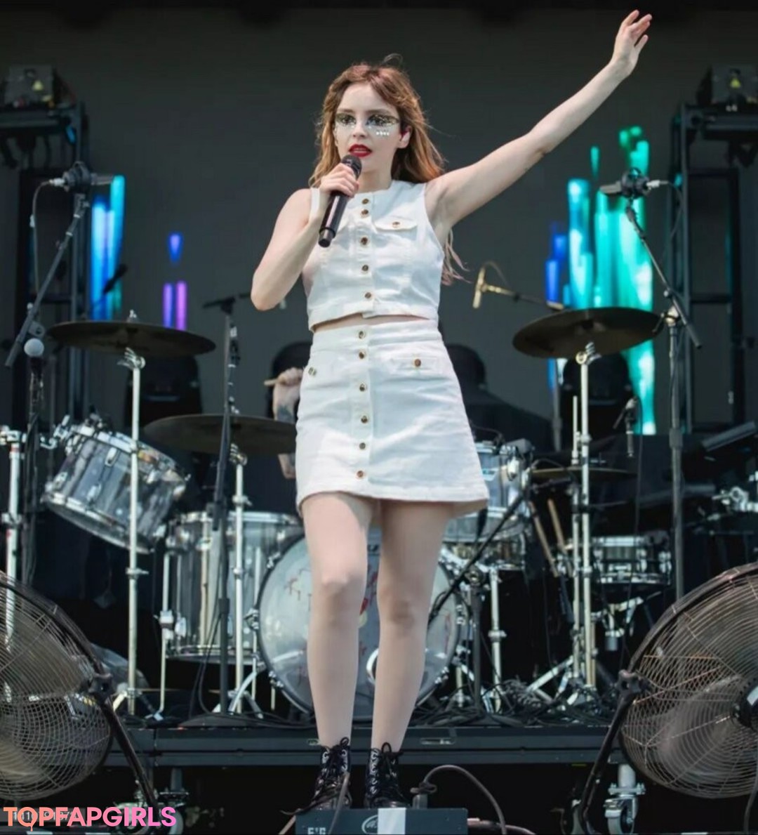 Foto desnuda filtrada de OnlyFans de Lauren Mayberry #38 Foto desnuda filtrada de OnlyFans de Lauren Mayberry #38
