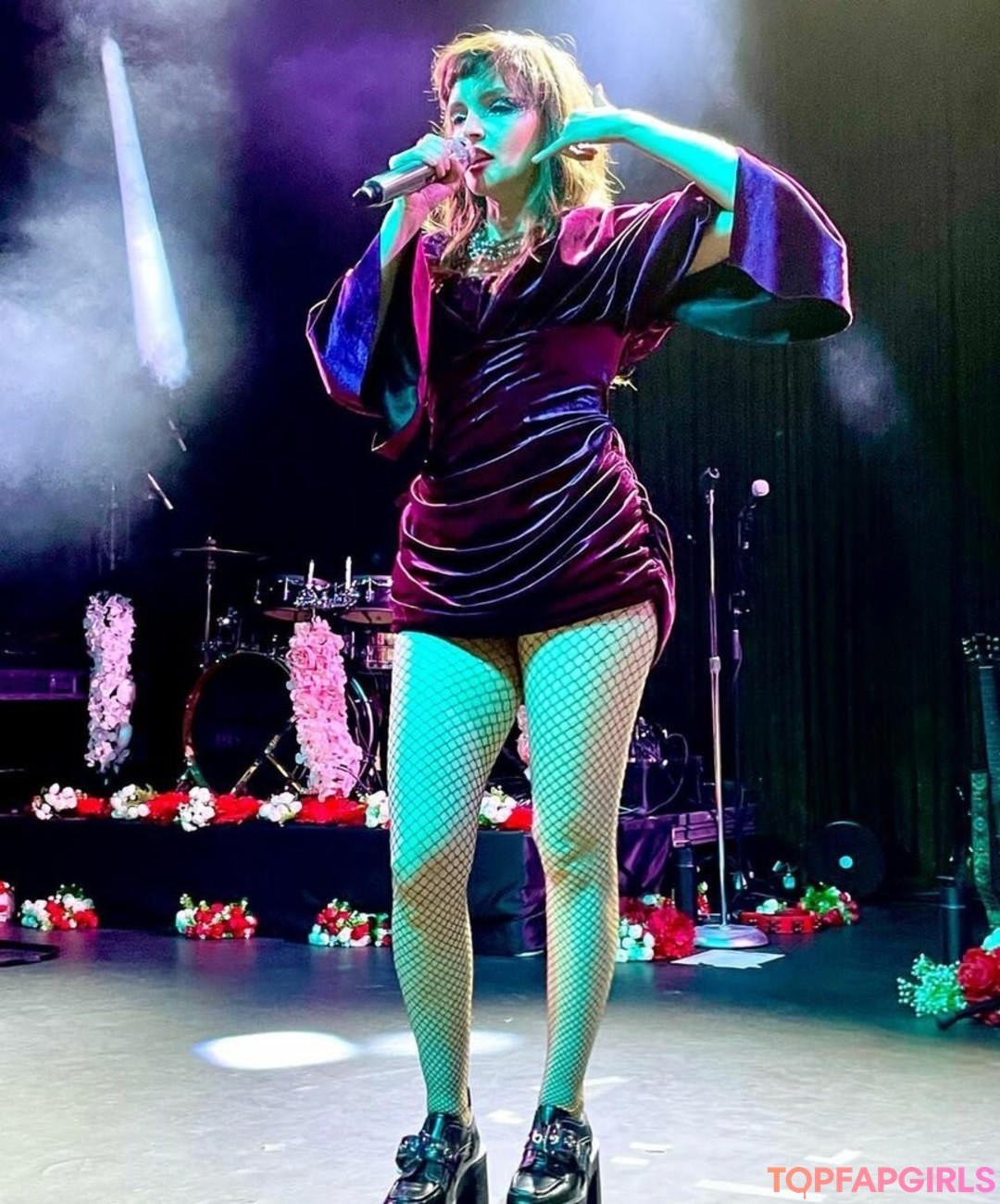 Foto desnuda filtrada de OnlyFans de Lauren Mayberry #381 Foto desnuda filtrada de OnlyFans de Lauren Mayberry #381