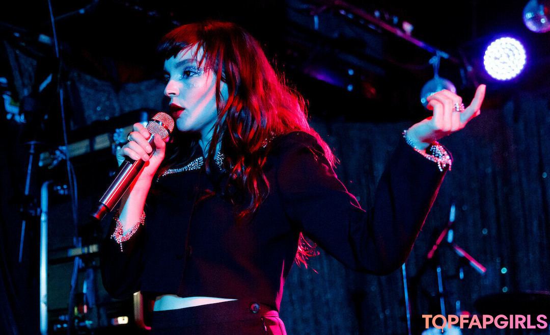 Foto desnuda filtrada de OnlyFans de Lauren Mayberry #412 Foto desnuda filtrada de OnlyFans de Lauren Mayberry #412