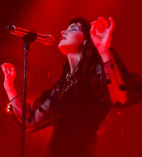 Lauren Mayberry
