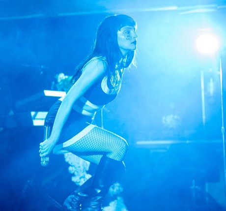 Lauren Mayberry