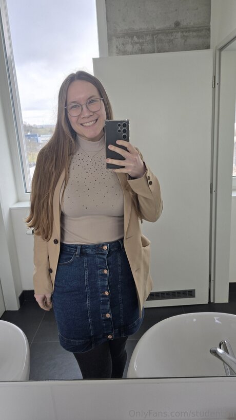 Foto desnuda filtrada de OnlyFans de Studentmi