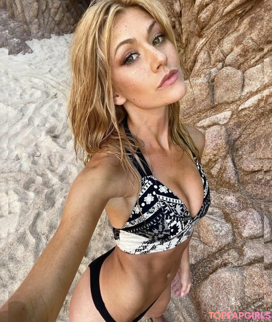 Foto desnuda filtrada de OnlyFans de Katherine Mcnamara #410 Foto desnuda filtrada de OnlyFans de Katherine Mcnamara #410