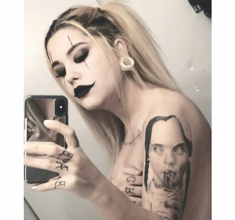 Moonkittenn