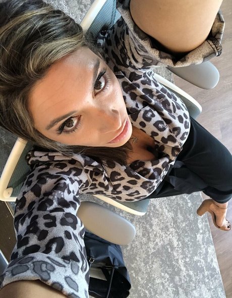 Hotwives XXX