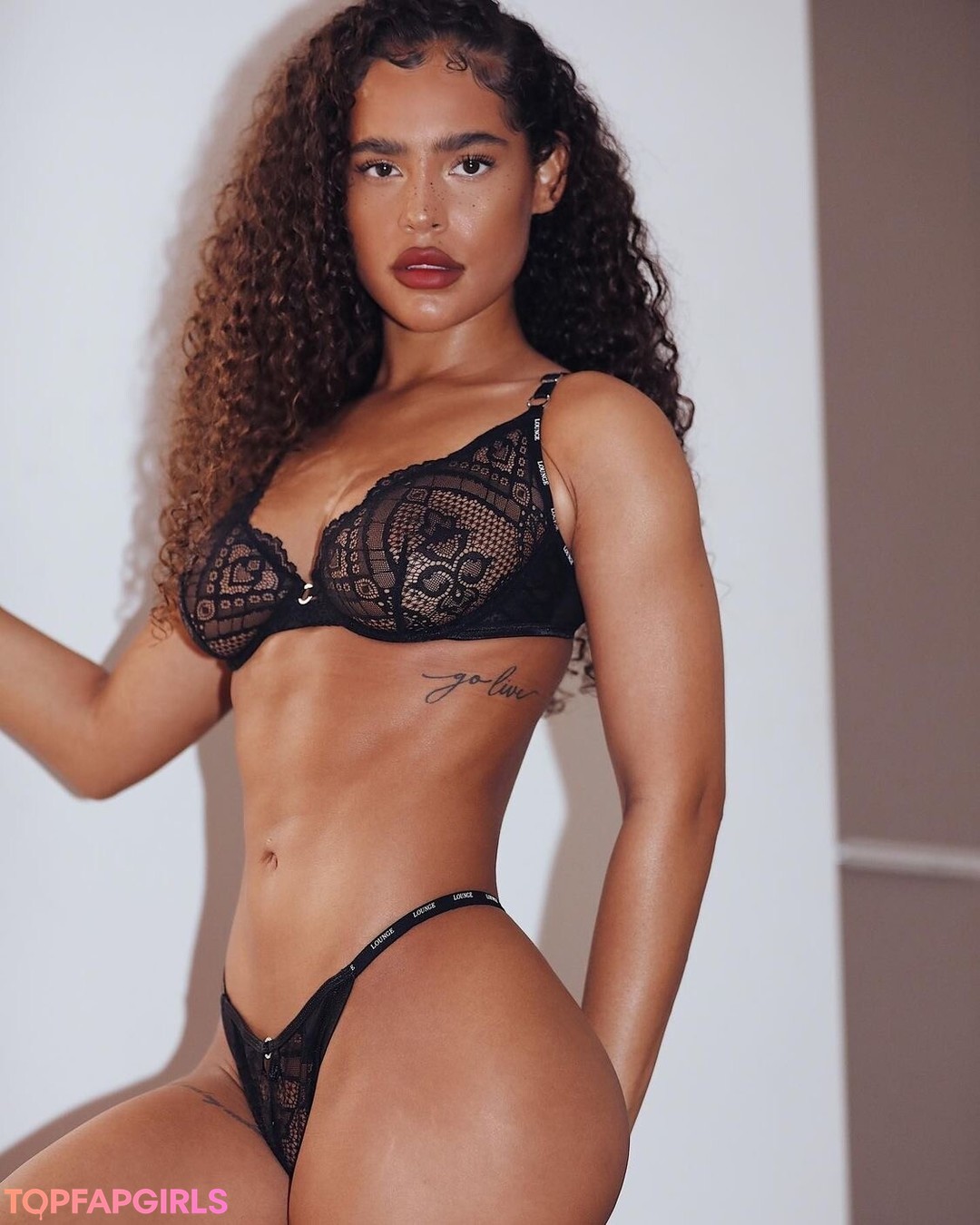 Foto desnuda filtrada de OnlyFans de Malaika Terry #577 Foto desnuda filtrada de OnlyFans de Malaika Terry #577
