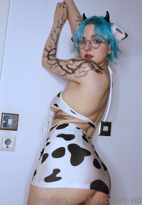 Lyra Crow