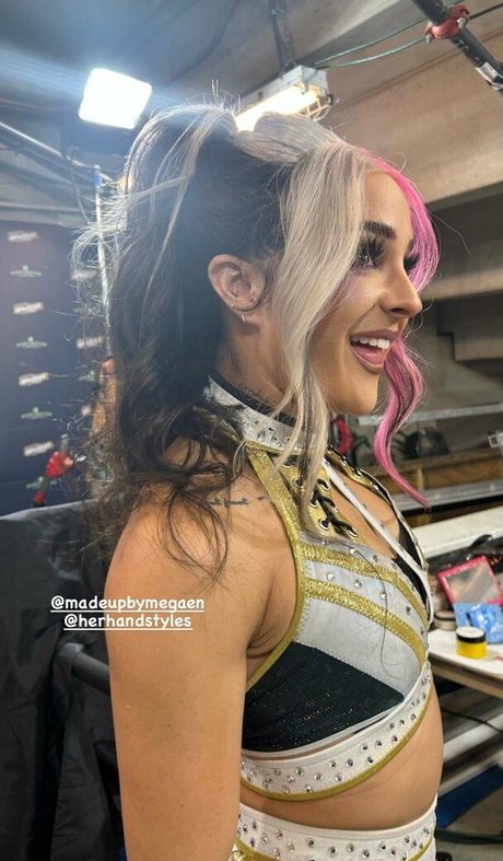 Dakota Kai