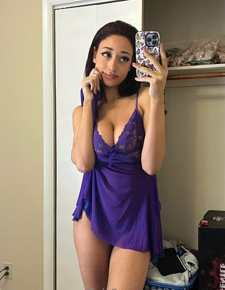 Foto desnuda filtrada de OnlyFans de Yazbunny