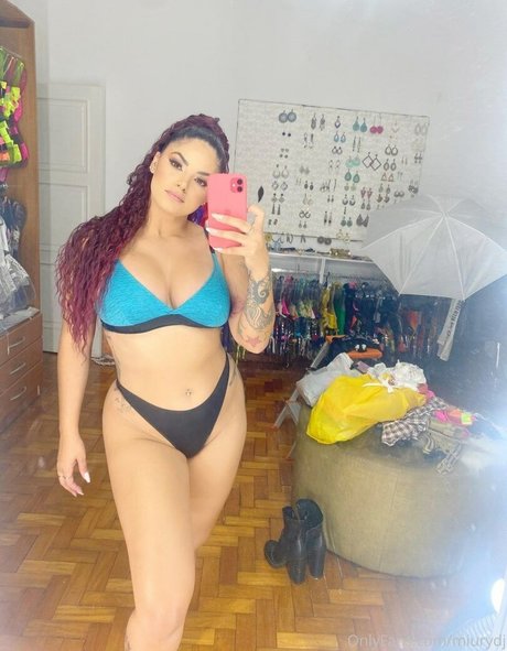 Amanda Miury