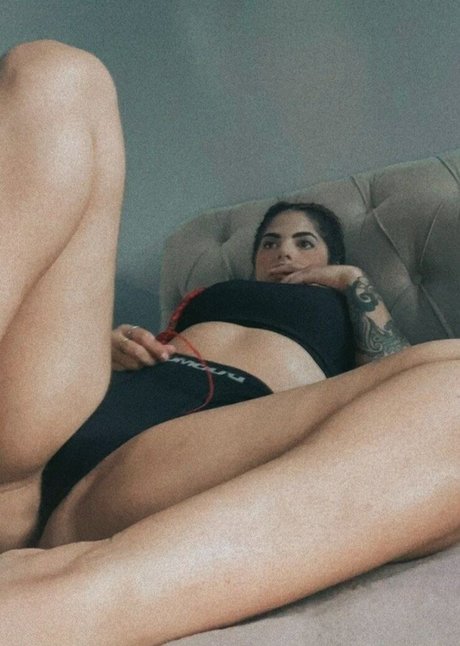 Foto desnuda filtrada de OnlyFans de Amanda Miury