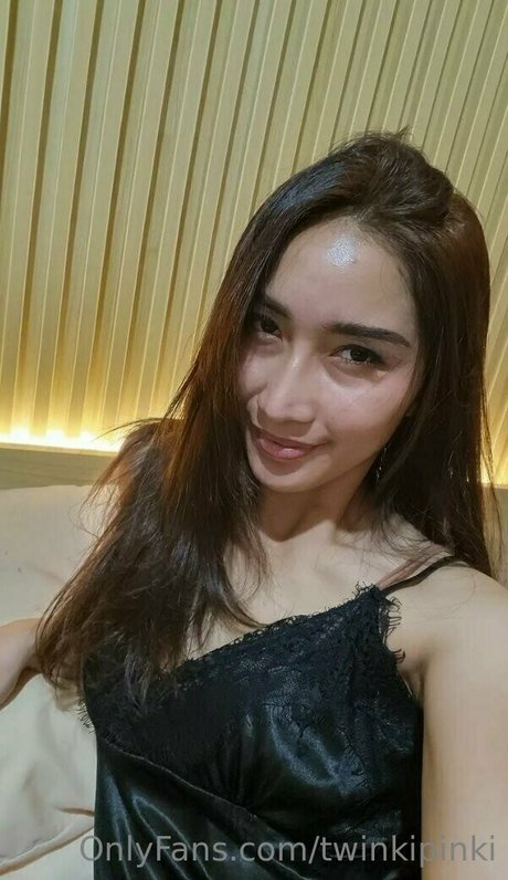 Foto desnuda filtrada de OnlyFans de Twinkipinki