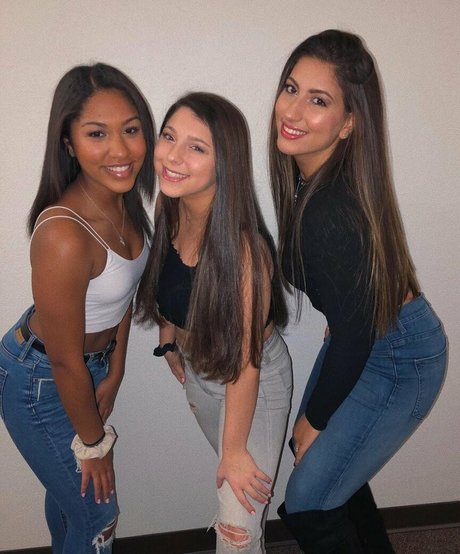 Julia & Olivia