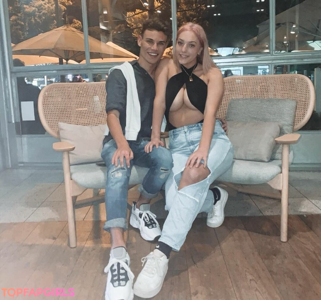 Foto desnuda filtrada de OnlyFans de Alanna Pow #101 Foto desnuda filtrada de OnlyFans de Alanna Pow #101